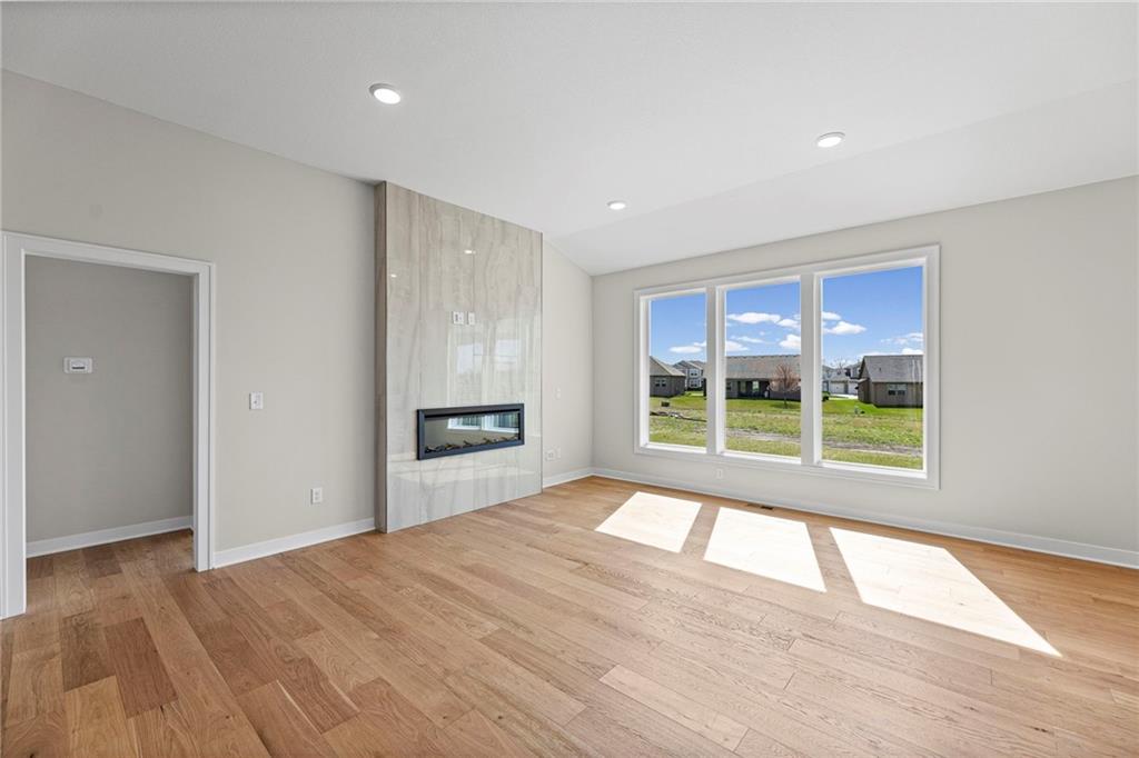 18615 West 193rd Street Spring Hill, KS 66083 - Photo 8 of 47