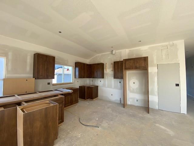 18615 West 193rd Street Spring Hill, KS 66083 - Photo 10 of 36