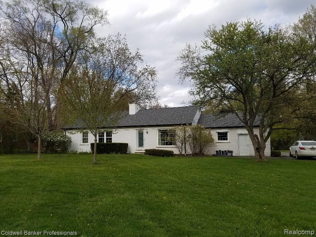 26303 Springland Street Farmington Hills, MI 48334 - Photo 5 of 16