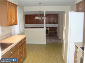111 Coopers Kill Road Delran, NJ 08075 - Photo 4 of 12 Kitchen