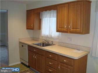 111 Coopers Kill Road Delran, NJ 08075 - Photo 5 of 12 Kitchen