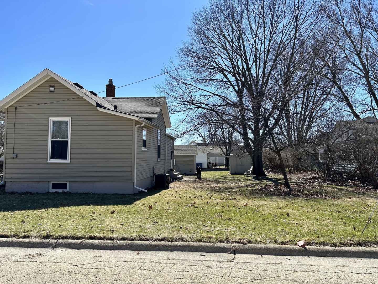 1708 Stroble Avenue Mendota, IL 61342 - Photo 8 of 8 a house view with a outdoor space