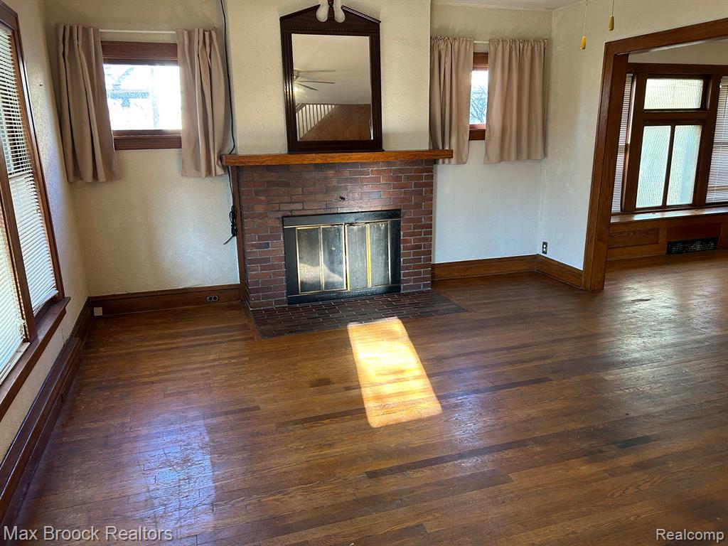 365 West Iroquois Road Pontiac, MI 48341 - Photo 3 of 15