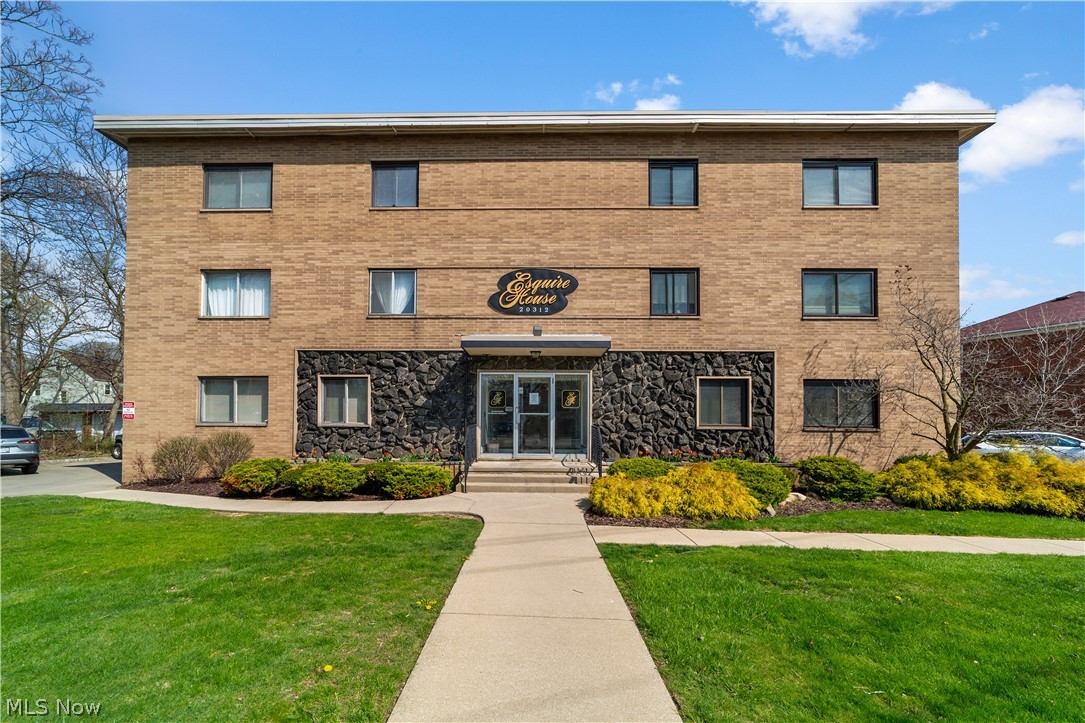 20312 Lorain Road, Unit 108 Cleveland, OH 44126 - Photo 1 of 33 Welcome home!