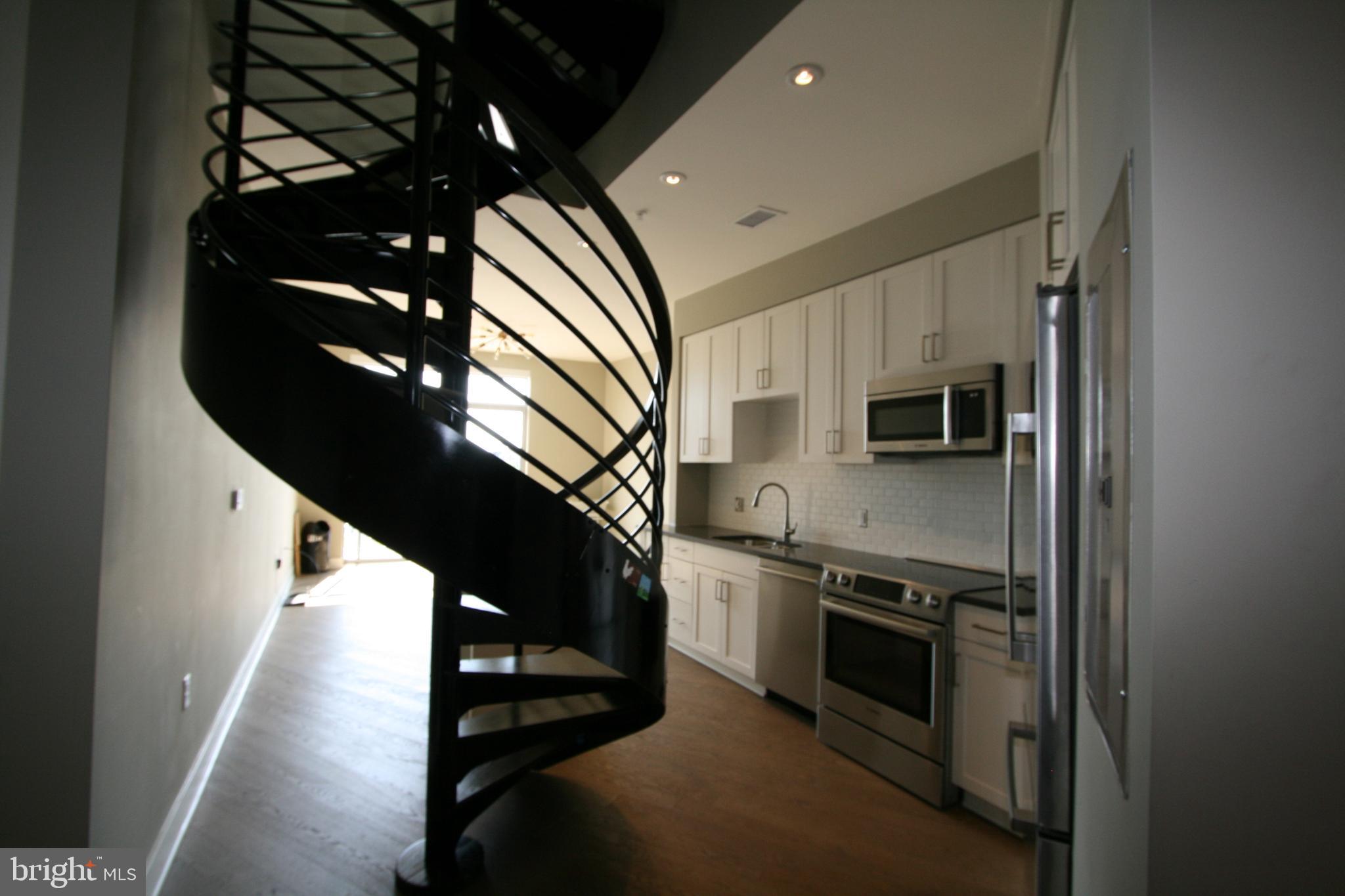 2550 17th Street Northwest, Unit 612 Washington, DC 20009 - Photo 27 of 55 a view of an entryway