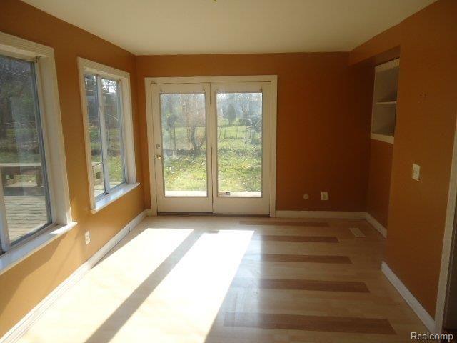 21972 Evergreen Road Southfield, MI 48075 - Photo 24 of 25 261-925851 Family Room 2.JPG