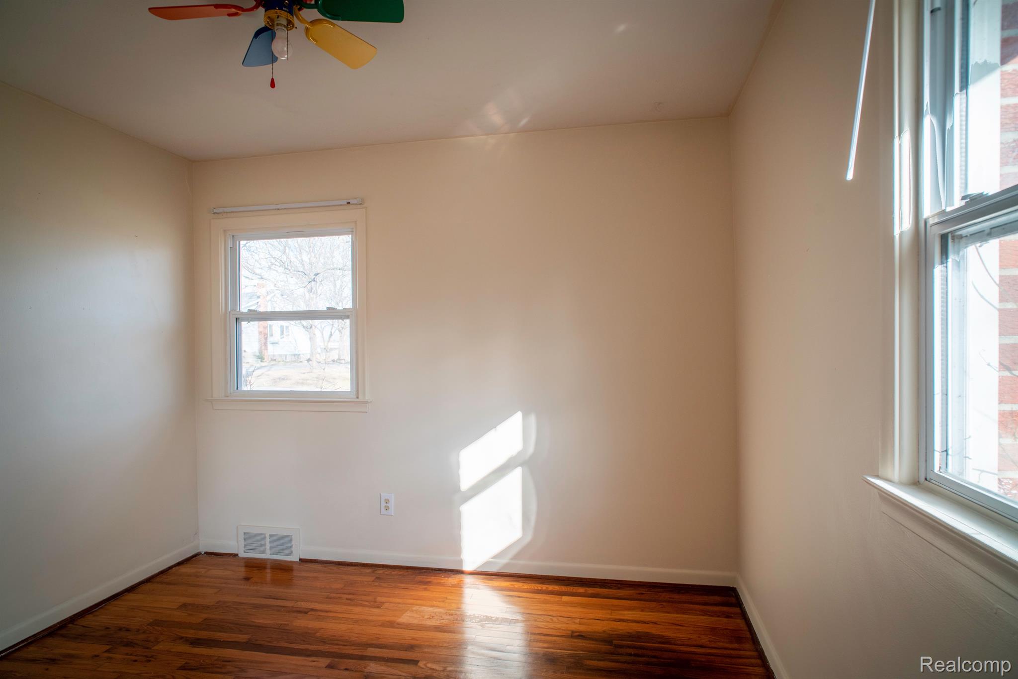 3686 Orchardview Avenue Rochester, MI 48307 - Photo 8 of 21 Gallery Image 8