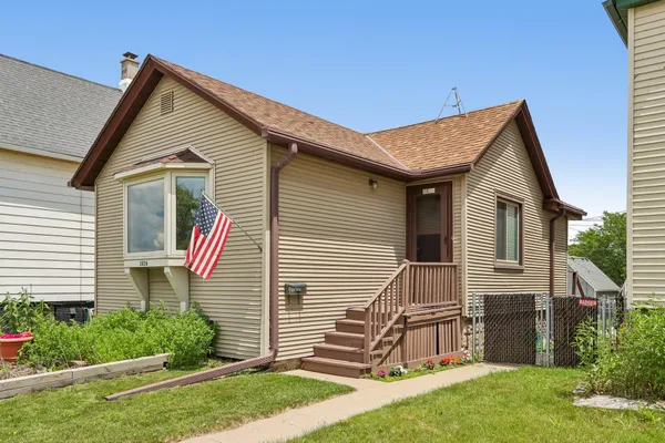 $199,900 | 2826 South Chase Avenue, Milwaukee, WI 53207