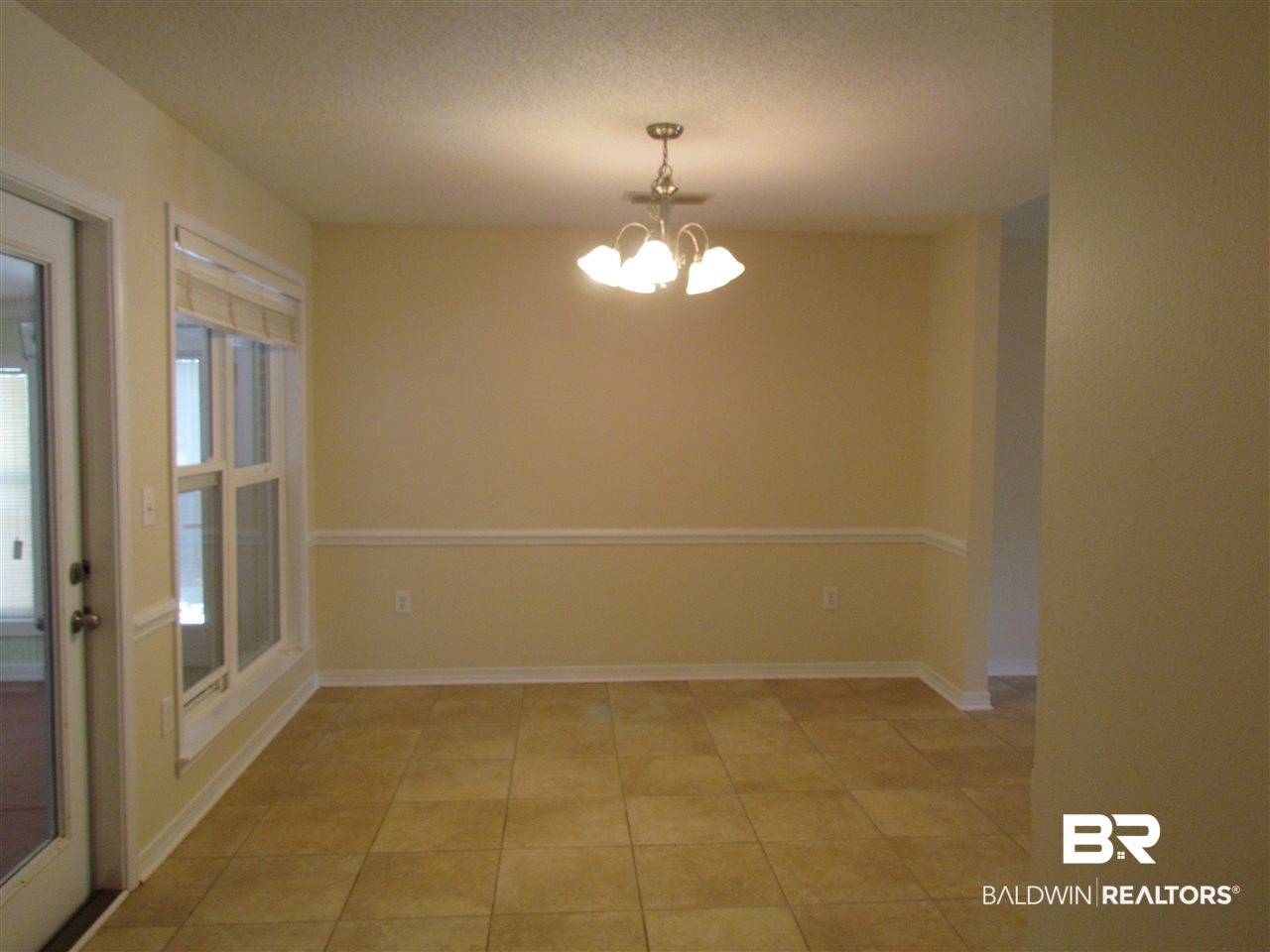 1596 Abbey Loop Foley, AL 36535 - Photo 7 of 31 dining area