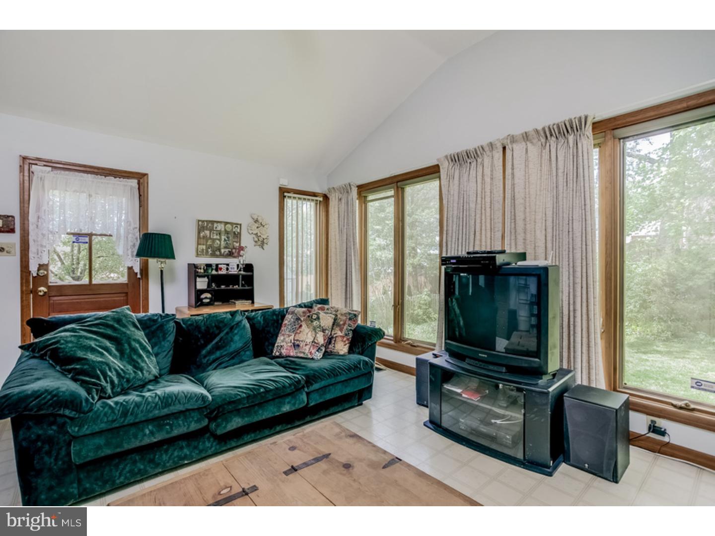 417 Copley Road Barrington, NJ 08033 - Photo 9 of 20