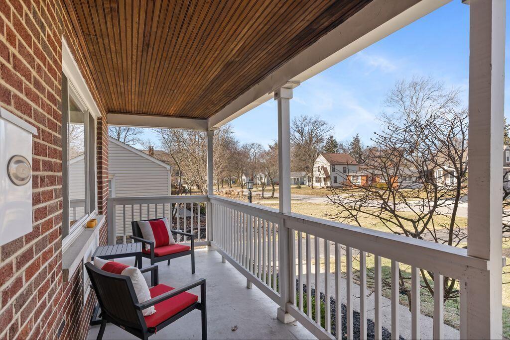 429 East Beaumont Road Columbus, OH 43214 - Photo 5 of 61 Front Porch