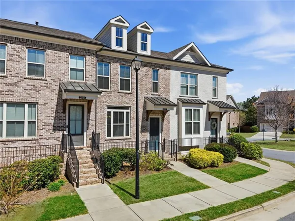 $470,000 | 2051 Glenview Park Circle, Duluth, GA 30097