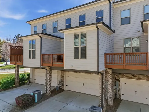 $470,000 | 2051 Glenview Park Circle, Duluth, GA 30097