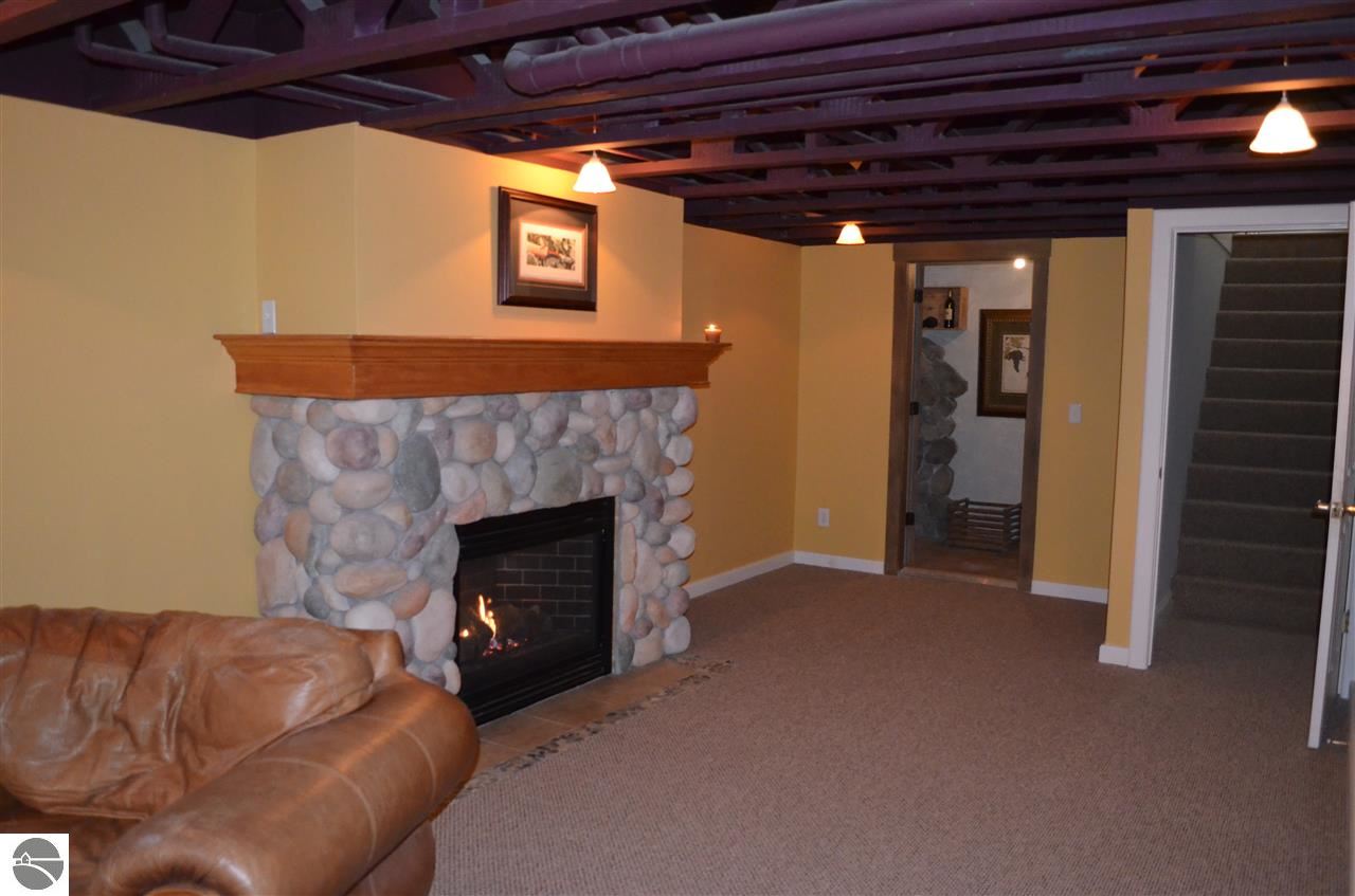2484 East Potter Road Traverse City, MI 49696 - Photo 8 of 24 1792910-7.JPG