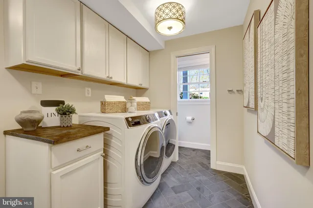 $1,250,000 | 9119 Hamilton Drive, Fairfax, VA 22031