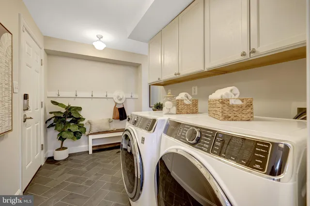 $1,250,000 | 9119 Hamilton Drive, Fairfax, VA 22031