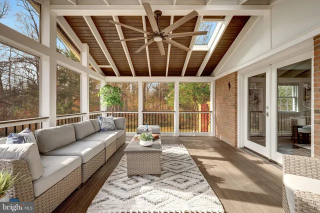 $1,250,000 | 9119 Hamilton Drive, Fairfax, VA 22031