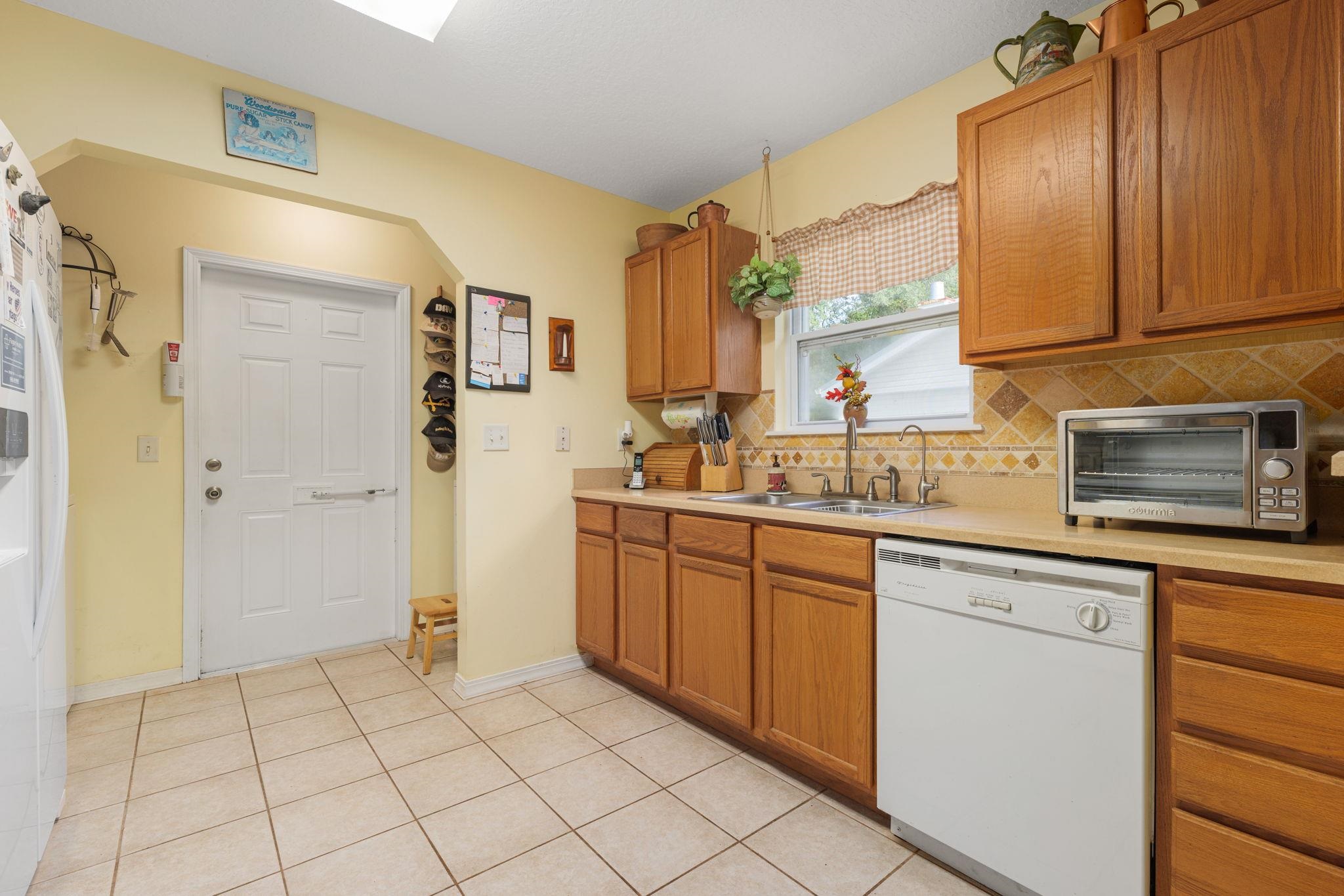 1027 Prince Road St. Augustine, FL 32086 - Photo 10 of 36