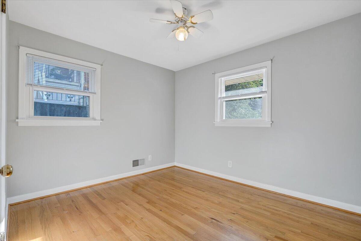 1926 Langdon Road Southwest Roanoke, VA 24015 - Photo 10 of 20 09-MIB09890