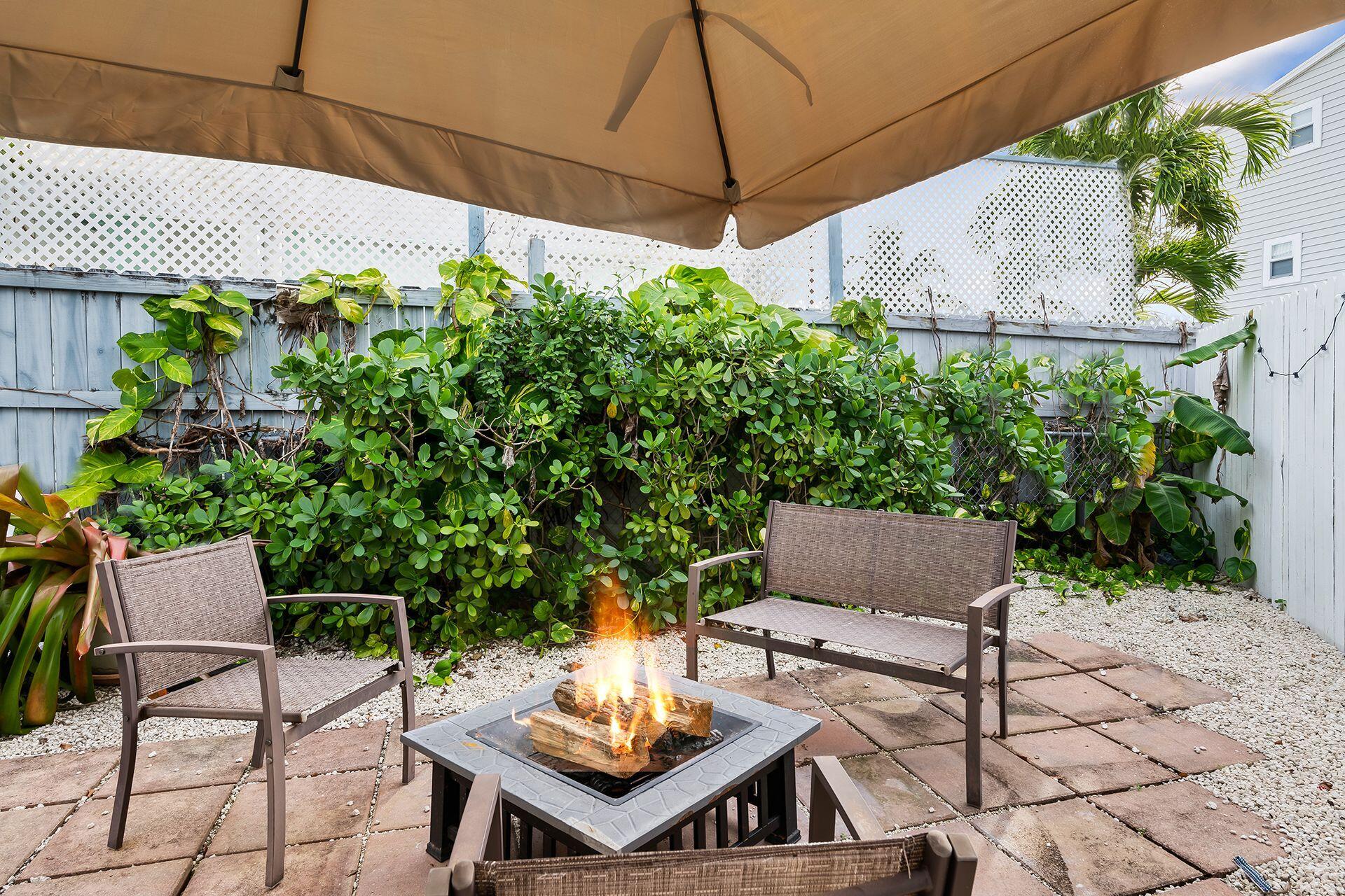 21 Mockingbird Road Key Largo, FL 33037 - Photo 11 of 38 Fire Pit