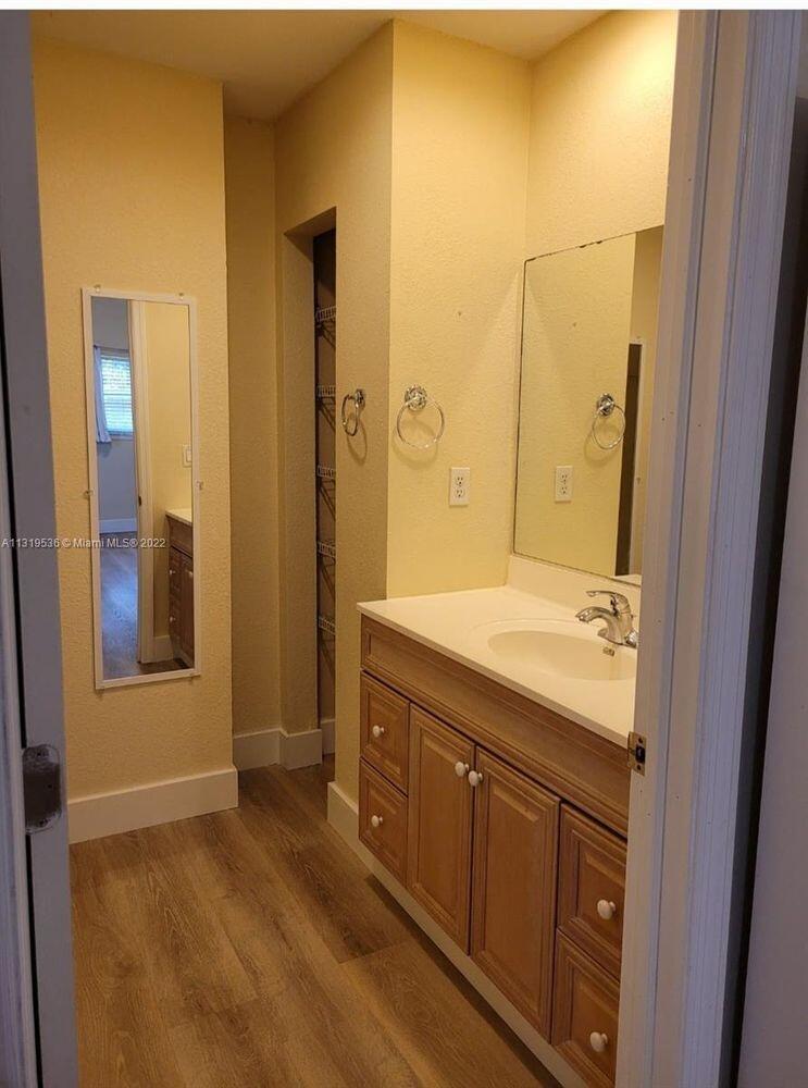 21 Mockingbird Road Key Largo, FL 33037 - Photo 34 of 38 1st Floor Bathroom