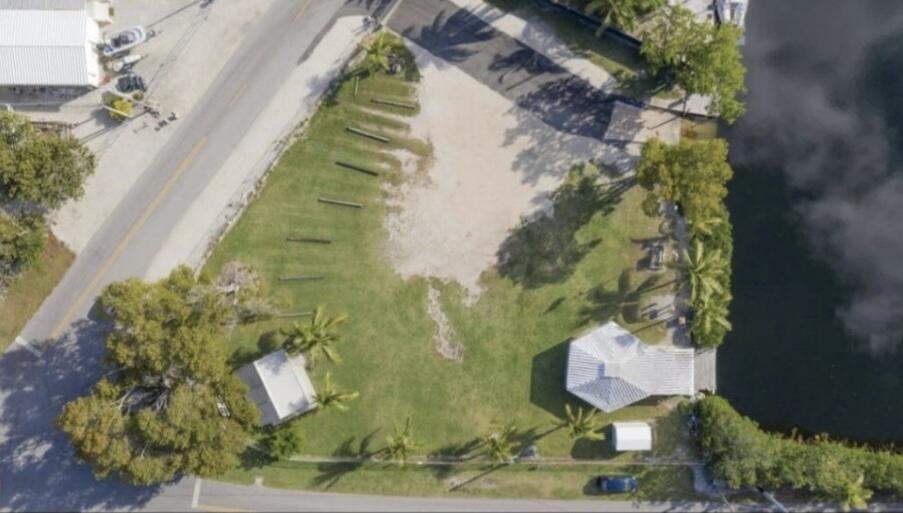 21 Mockingbird Road Key Largo, FL 33037 - Photo 36 of 38 Community Park