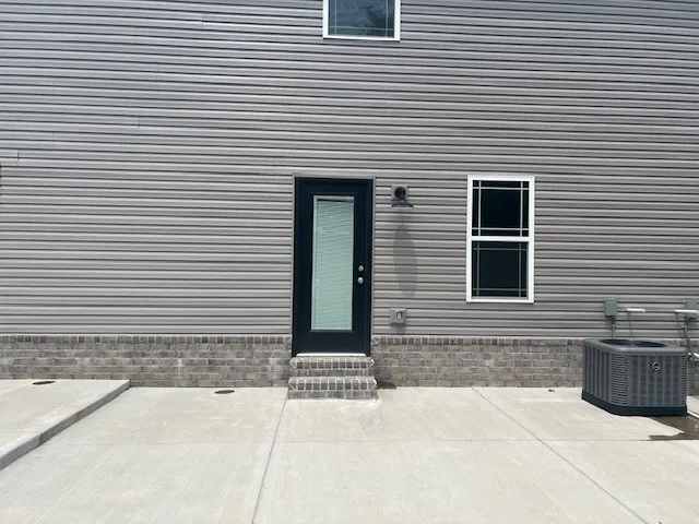 $1,295 | 405 Shelby Street, Unit G, Clarksville, TN 37042