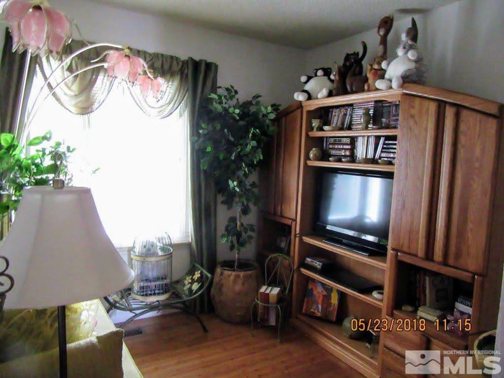 2356 Roundhouse Road Sparks, NV 89431 - Photo 4 of 14 Photo 4