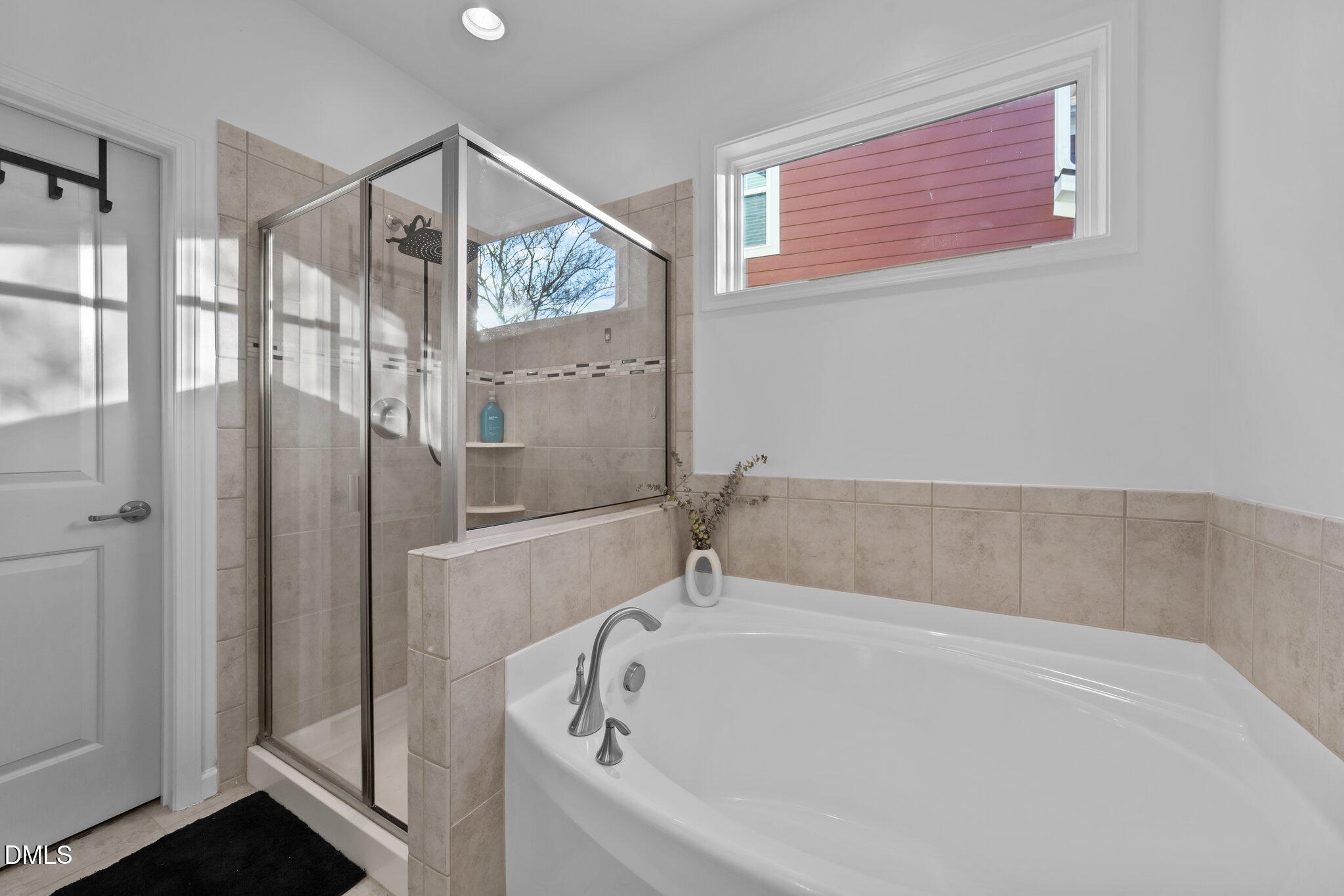 1536 Crafton Way Raleigh, NC 27607 - Photo 22 of 46 30-web-or-mls-VB4A7962