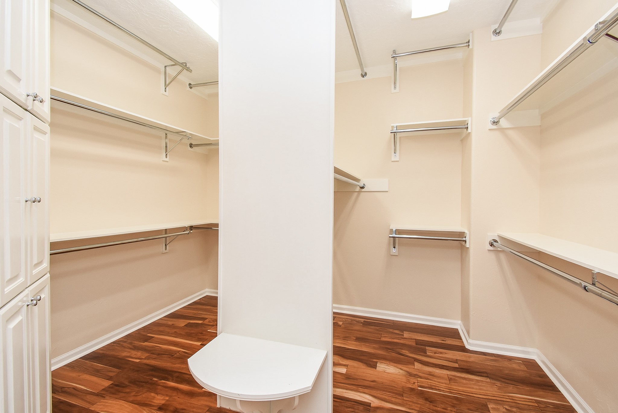 313 Harborside Circle Kemah, TX 77565 - Photo 24 of 35 a bathroom with a toilet and a shower