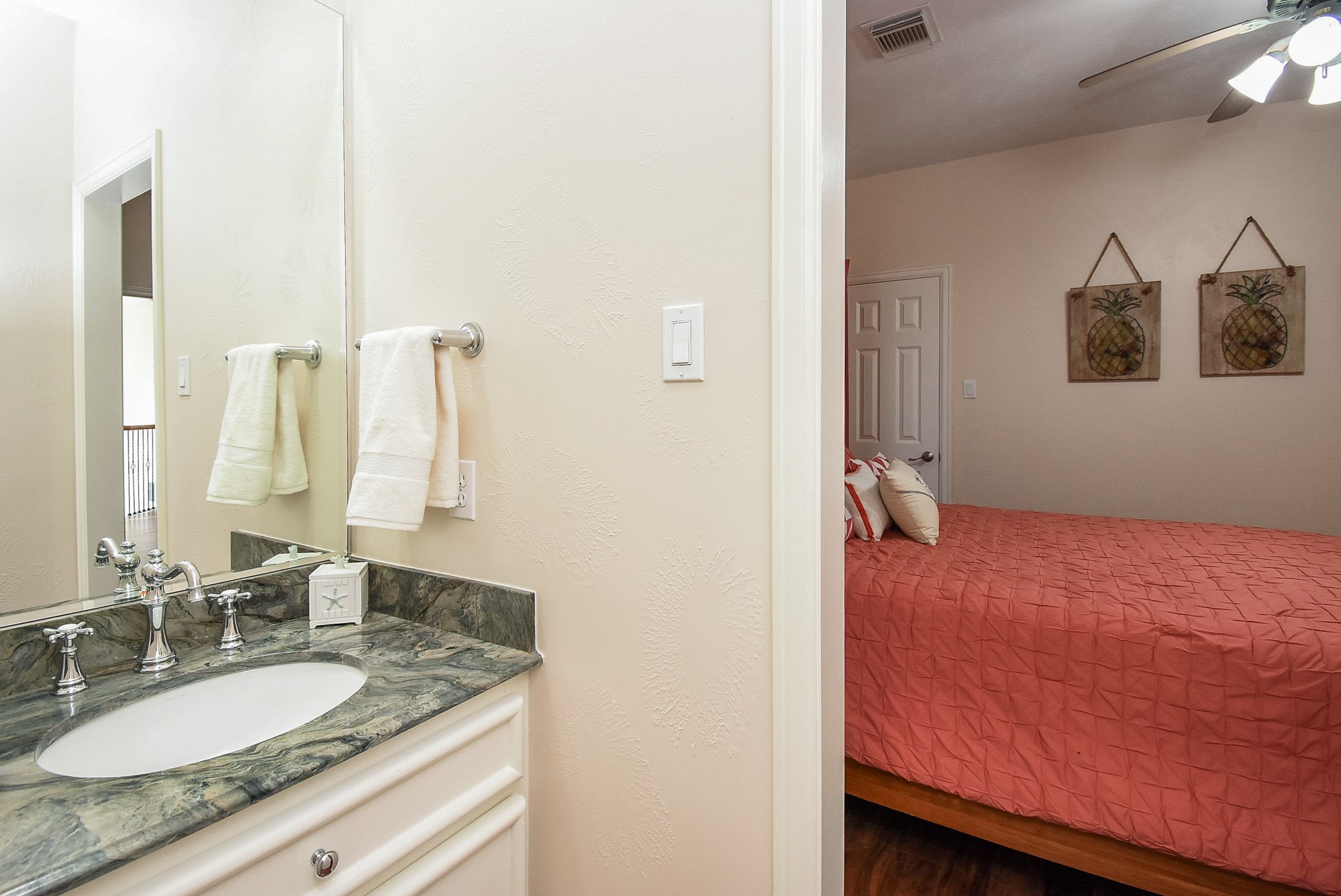 313 Harborside Circle Kemah, TX 77565 - Photo 28 of 35 a bathroom with a sink and a mirror