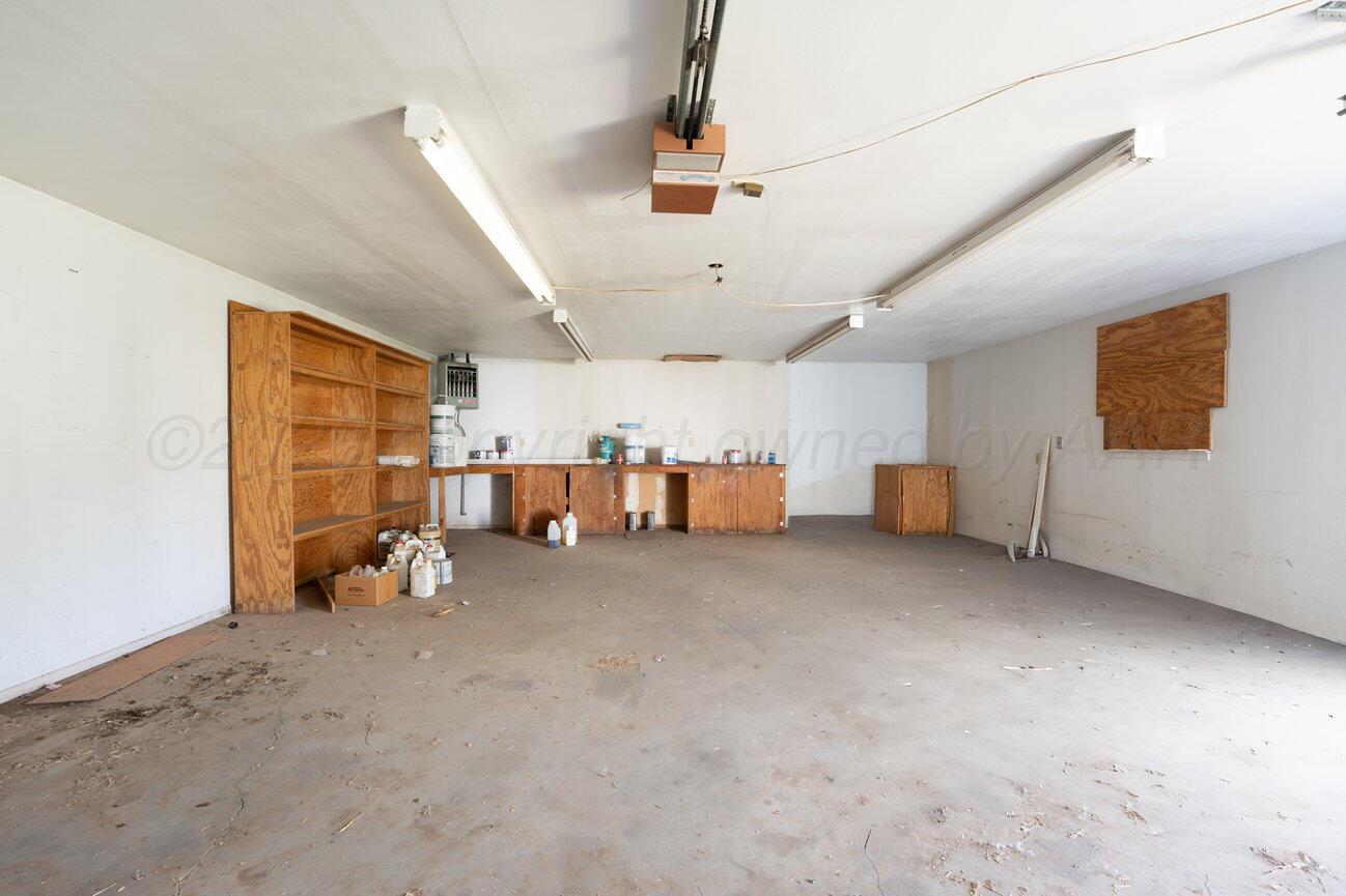 5013 South Bowie Street Amarillo, TX 79110 - Photo 20 of 43 Garage-3