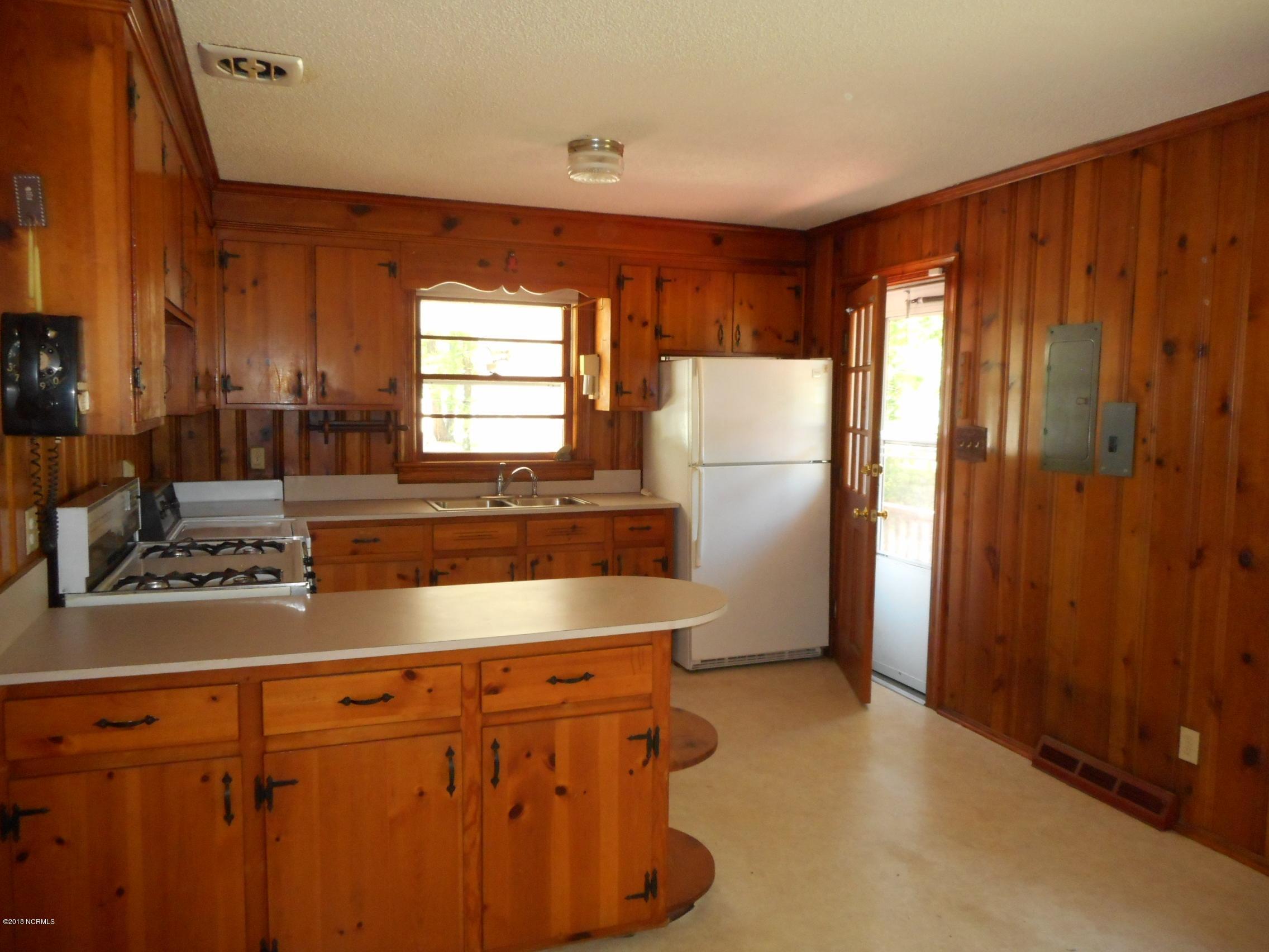 134 Falcon Road Rocky Mount, NC 27801 - Photo 19 of 31 Kitchen...