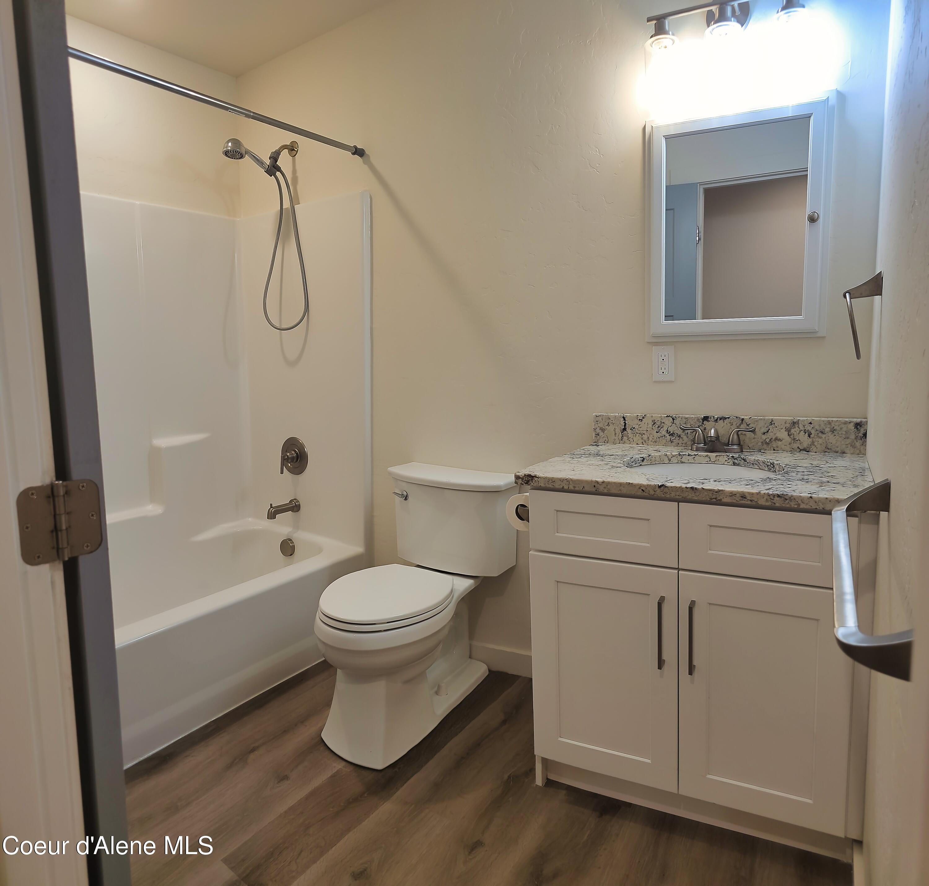 389 Hardy Loop Bonners Ferry, ID 83805 - Photo 11 of 28 20260626_081547