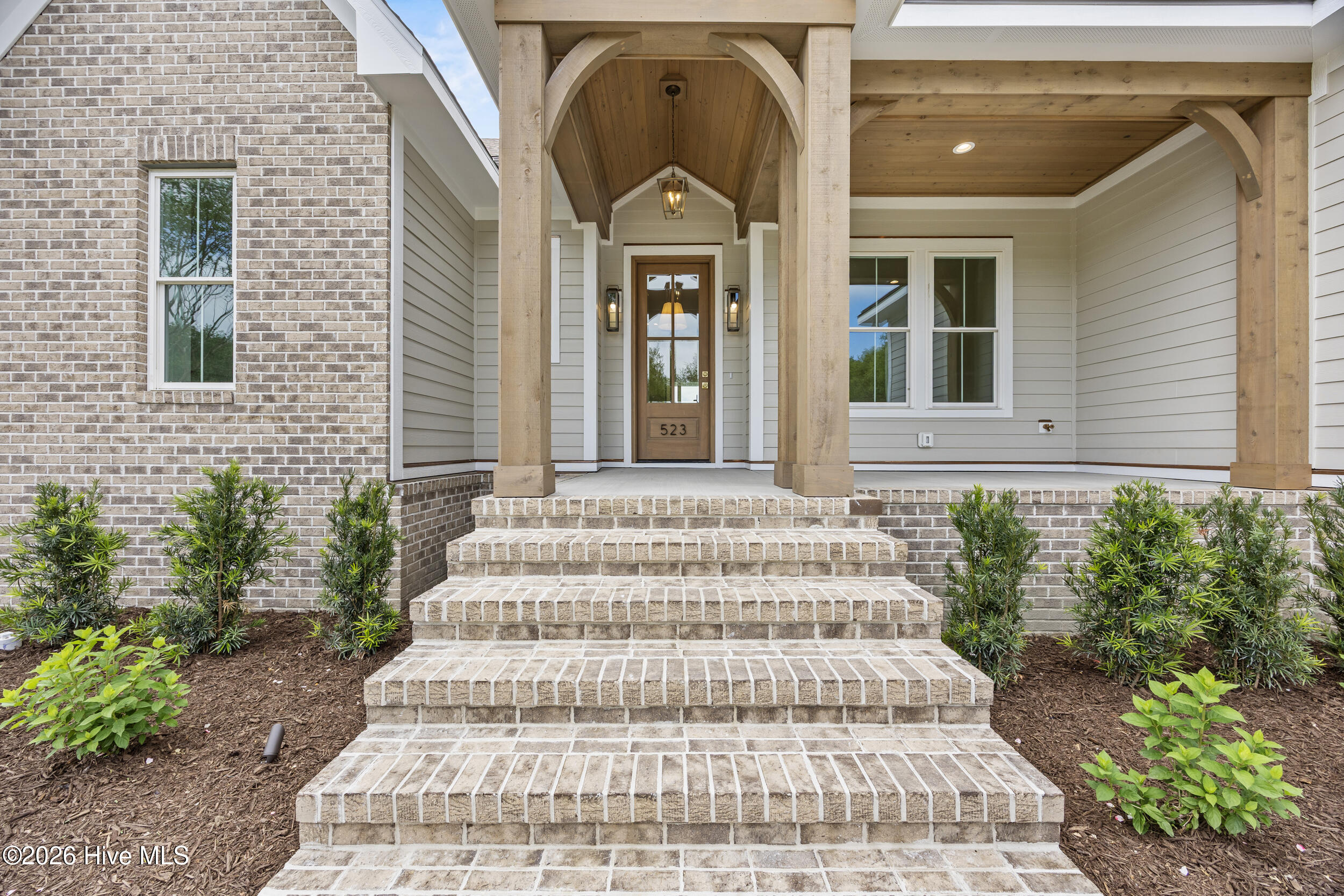 523 Ballast Point Road Hampstead, NC 28443 - Photo 4 of 61 4_front entryway