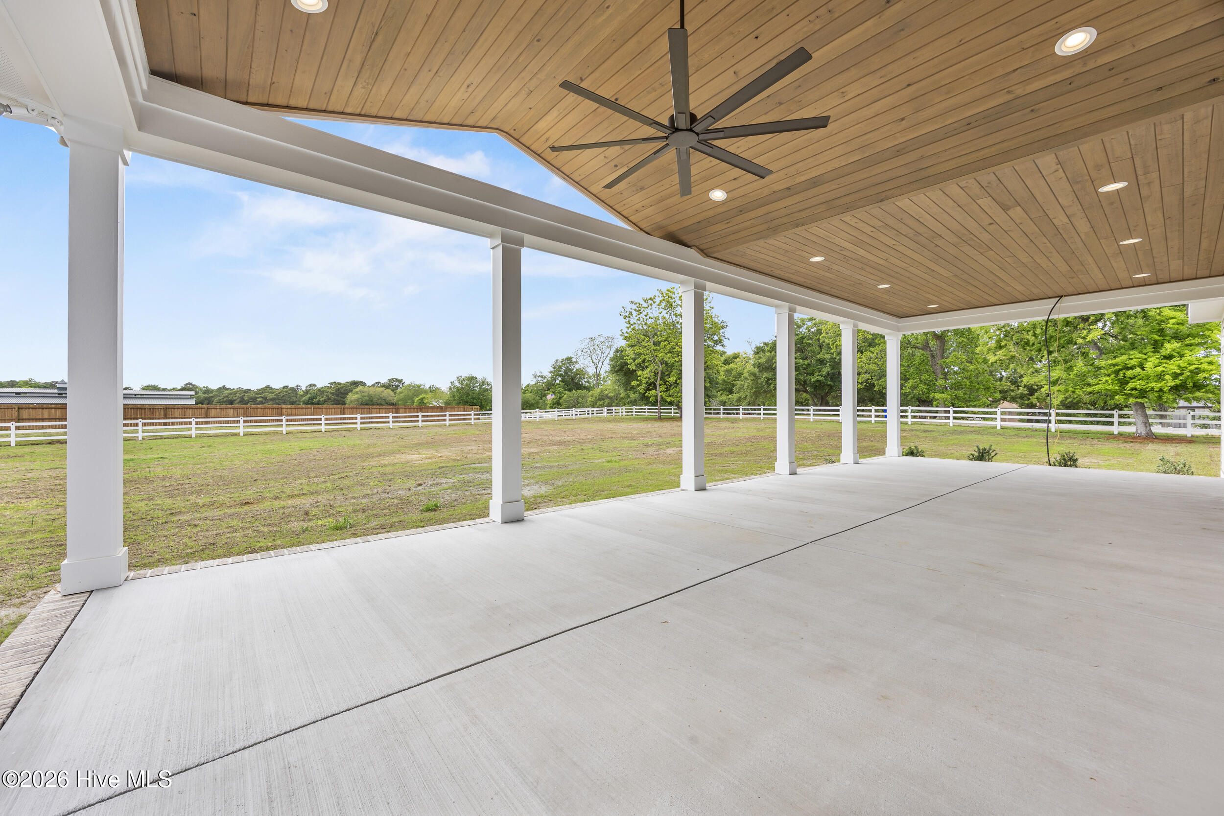523 Ballast Point Road Hampstead, NC 28443 - Photo 46 of 61 50_covered patio