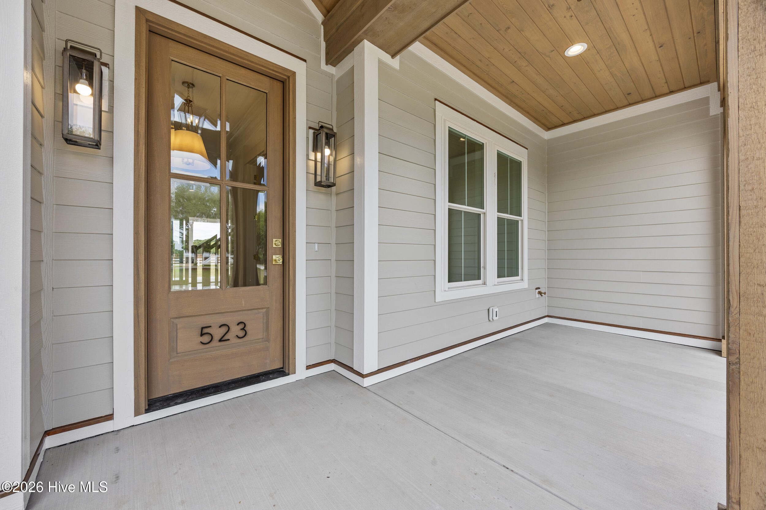 523 Ballast Point Road Hampstead, NC 28443 - Photo 6 of 61 6_front entryway
