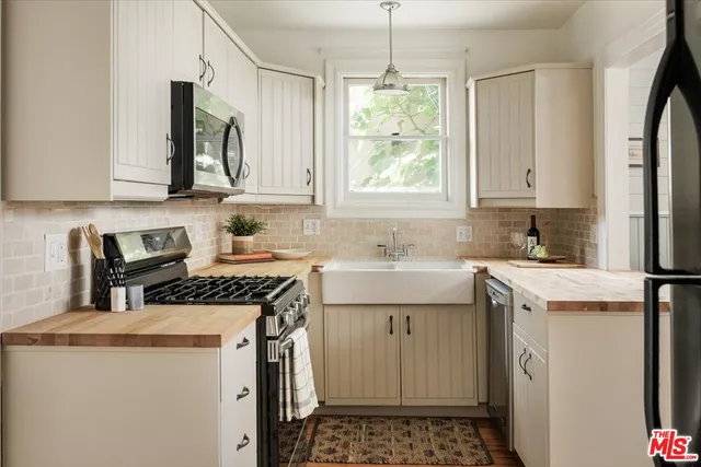 $1,395,000 | 1447 Wallace Avenue, Los Angeles, CA 90026