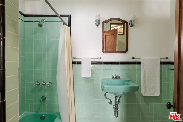 $1,395,000 | 1447 Wallace Avenue, Los Angeles, CA 90026