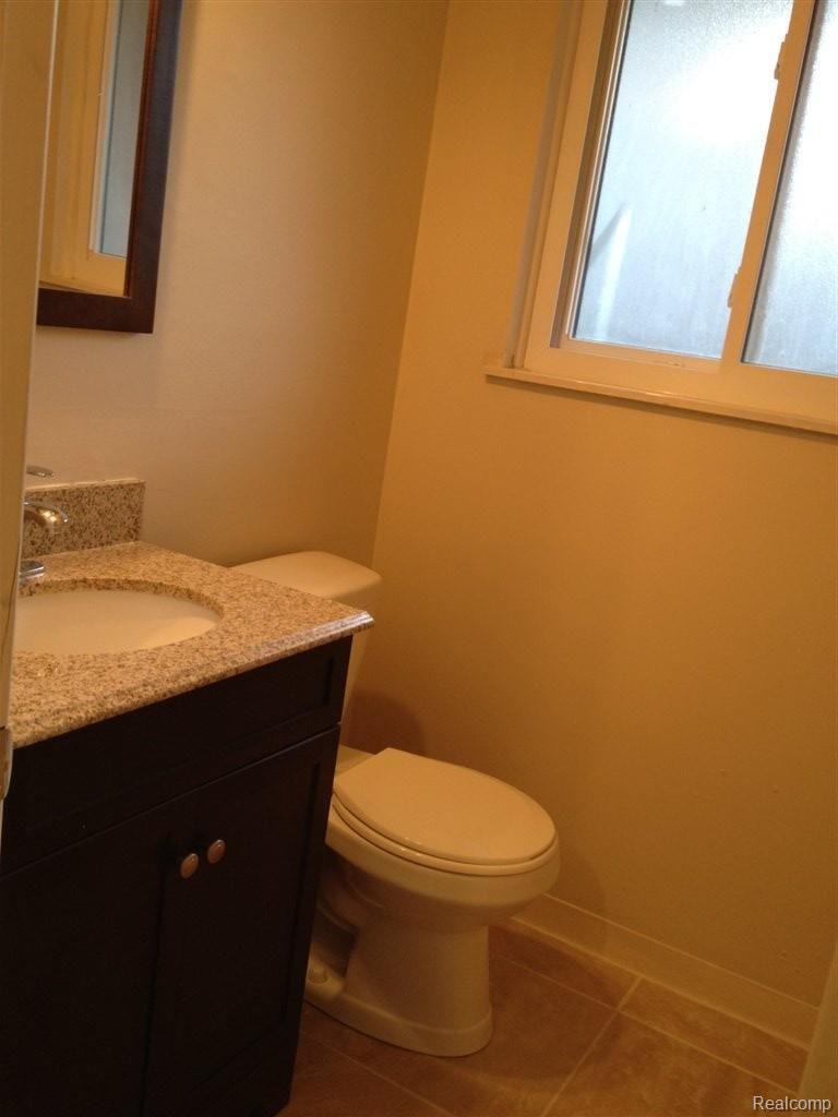 21161 Andover Road Southfield, MI 48076 - Photo 13 of 23 IMG_0661.jpg
