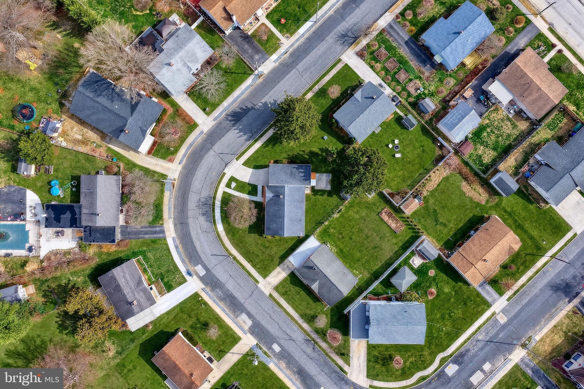 30 Lincoln Drive Hanover, PA 17331 - Photo 63 of 74 an aerial view of a house with a garden