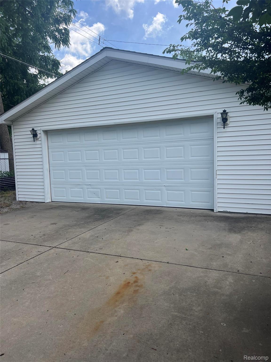 603 Parkwood Street Monroe, MI 48162 - Photo 2 of 13 002_beyc6a3d17fd54e24.jpg