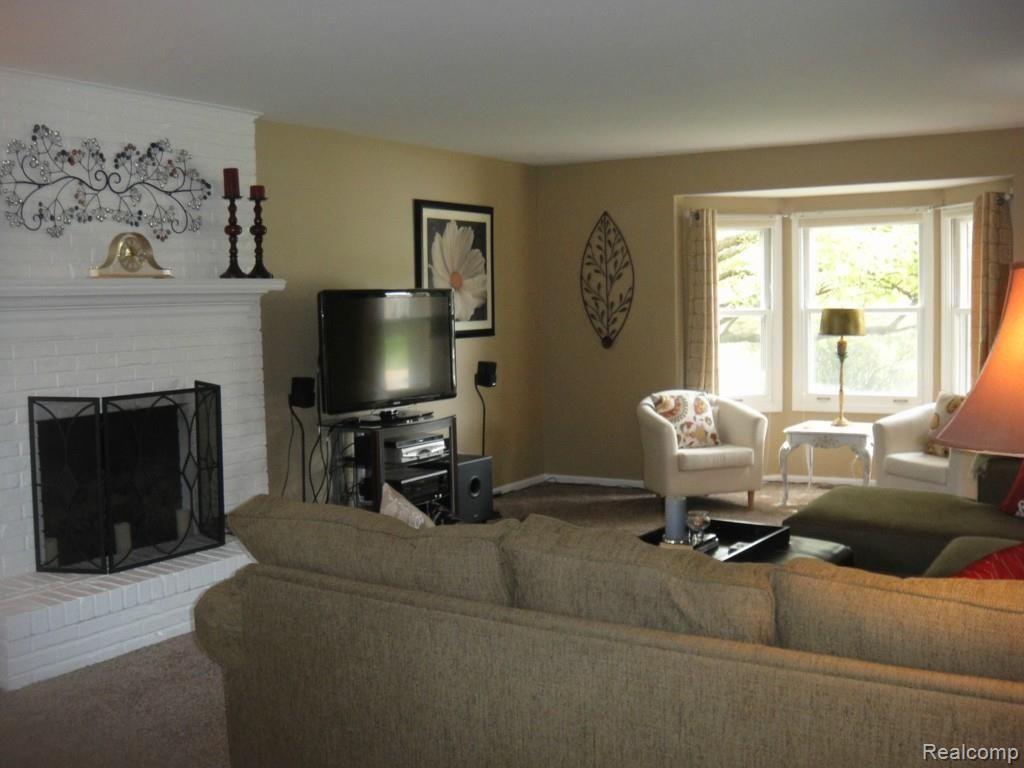 1522 Royal Crescent Street Rochester, MI 48306 - Photo 4 of 20 DSC02210.jpg
