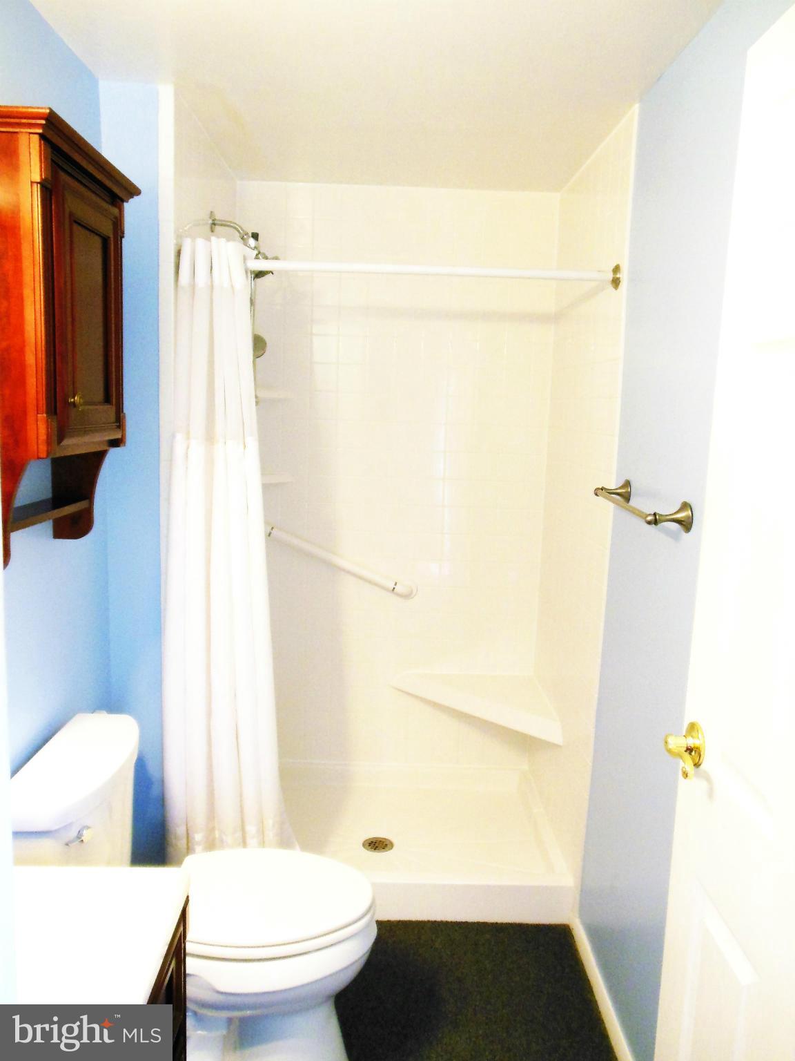 8611 Cottington Road Baltimore, MD 21236 - Photo 13 of 30 Bath