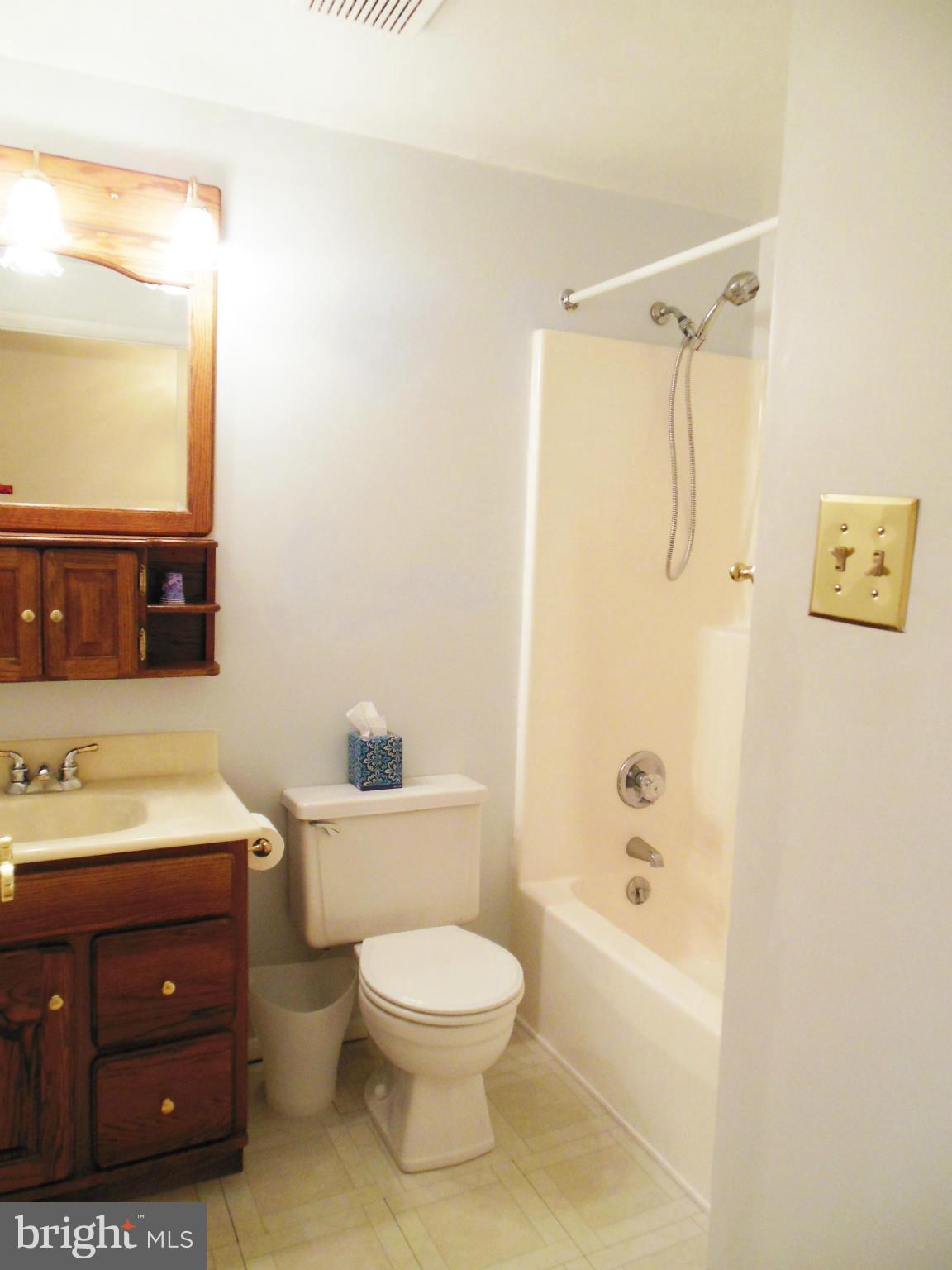 8611 Cottington Road Baltimore, MD 21236 - Photo 10 of 30 Bath