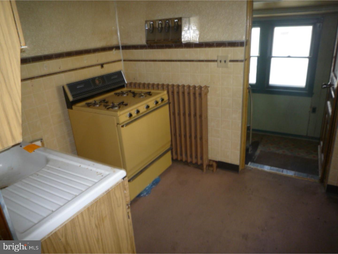 561 Perry Street Reading, PA 19601 - Photo 4 of 16 Gallery Image 4
