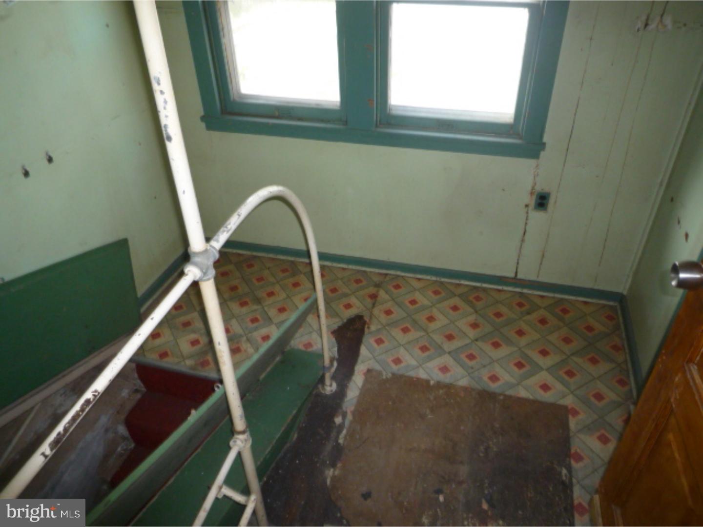 561 Perry Street Reading, PA 19601 - Photo 6 of 16 Gallery Image 6