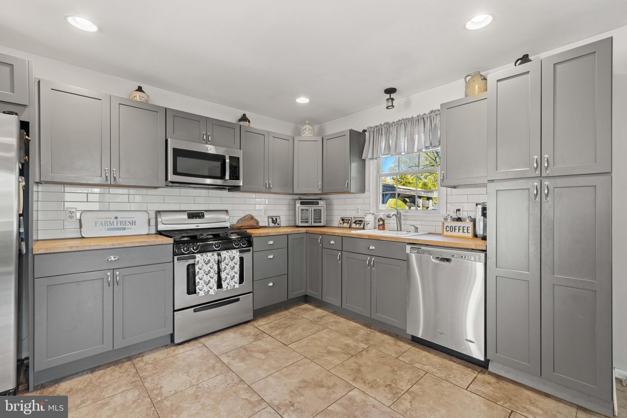 7 Sandy Court Tuckerton, NJ 08087 - Photo 12 of 40