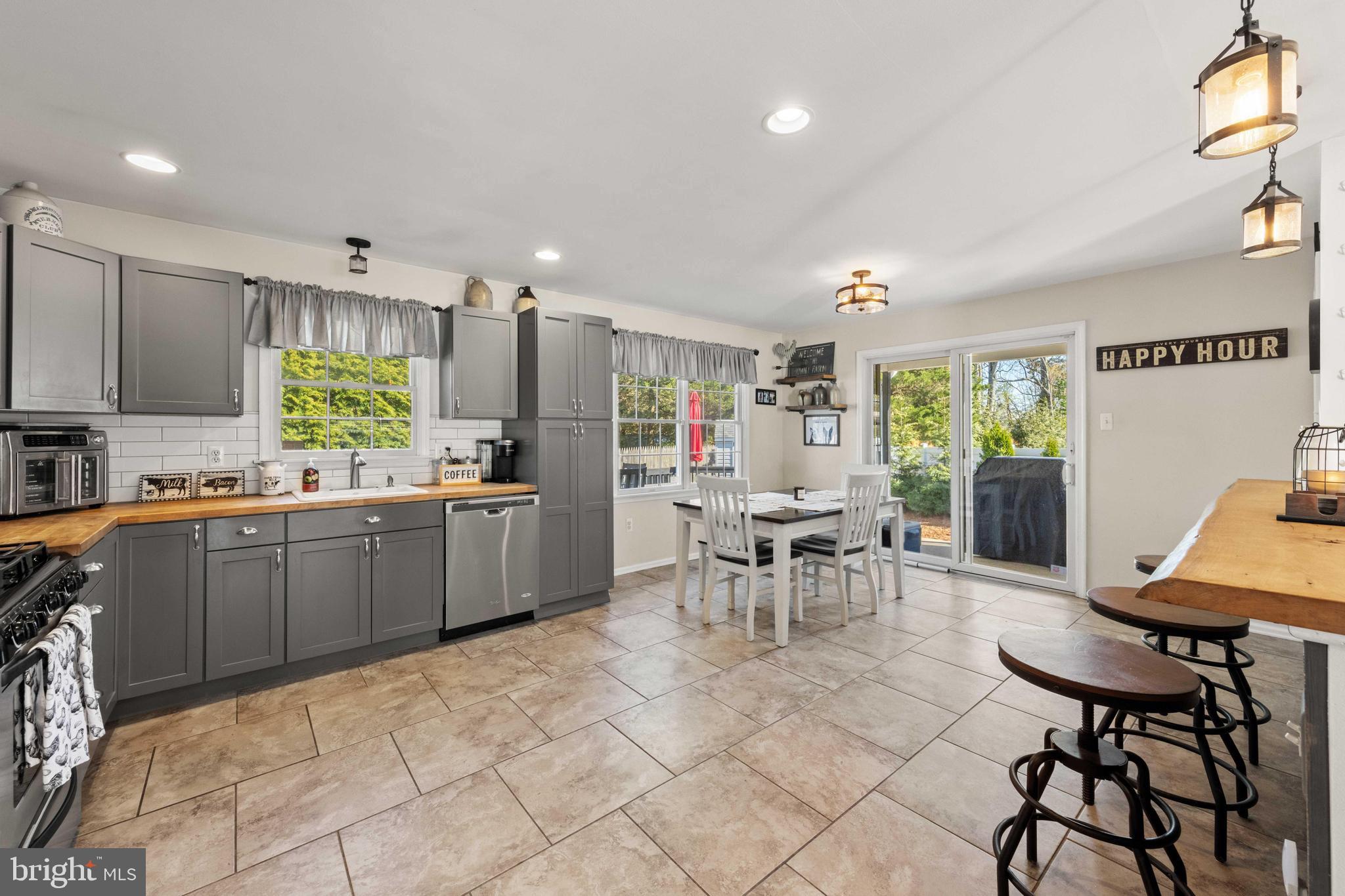 7 Sandy Court Tuckerton, NJ 08087 - Photo 9 of 40