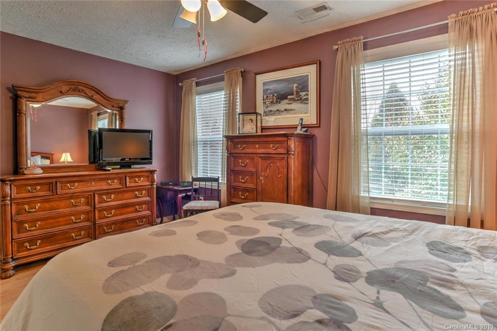 311 Tanbridge Road Swannanoa, NC 28778 - Photo 14 of 31 Gallery Image 14